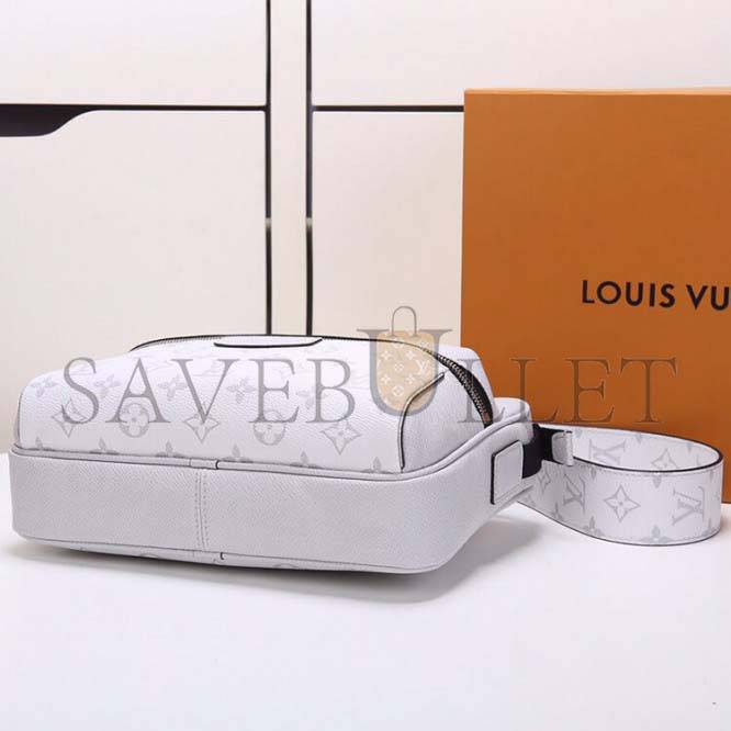 LOUIS VUITTON OUTDOOR MESSENGER M30243 (29.5*20*10.5cm)